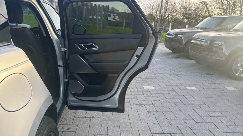 Land Rover Range Rover Velar 2.0 D200 SE 5dr Auto Diesel Estate